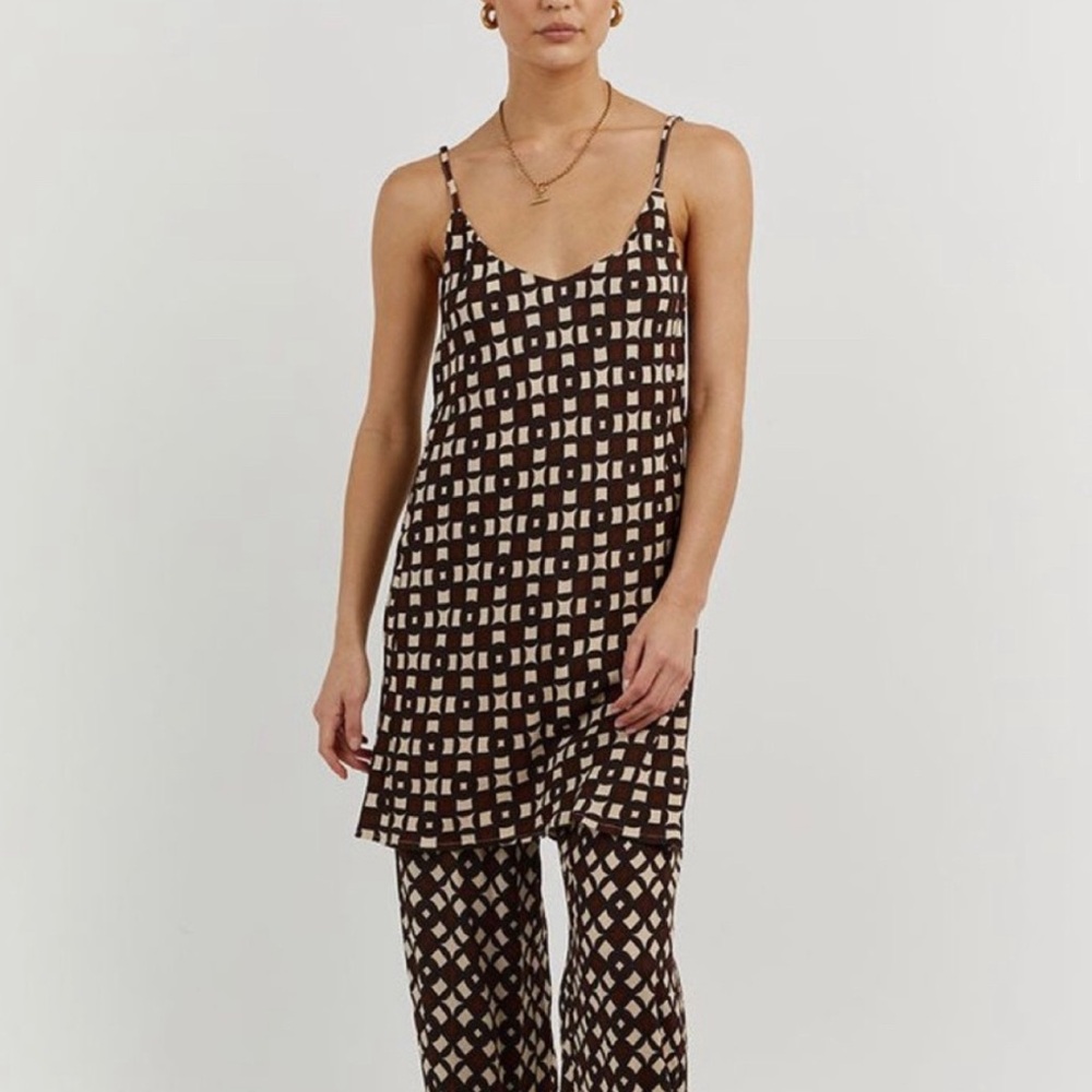 Dissh Emmy Mahogany Geo v Tunic with slit